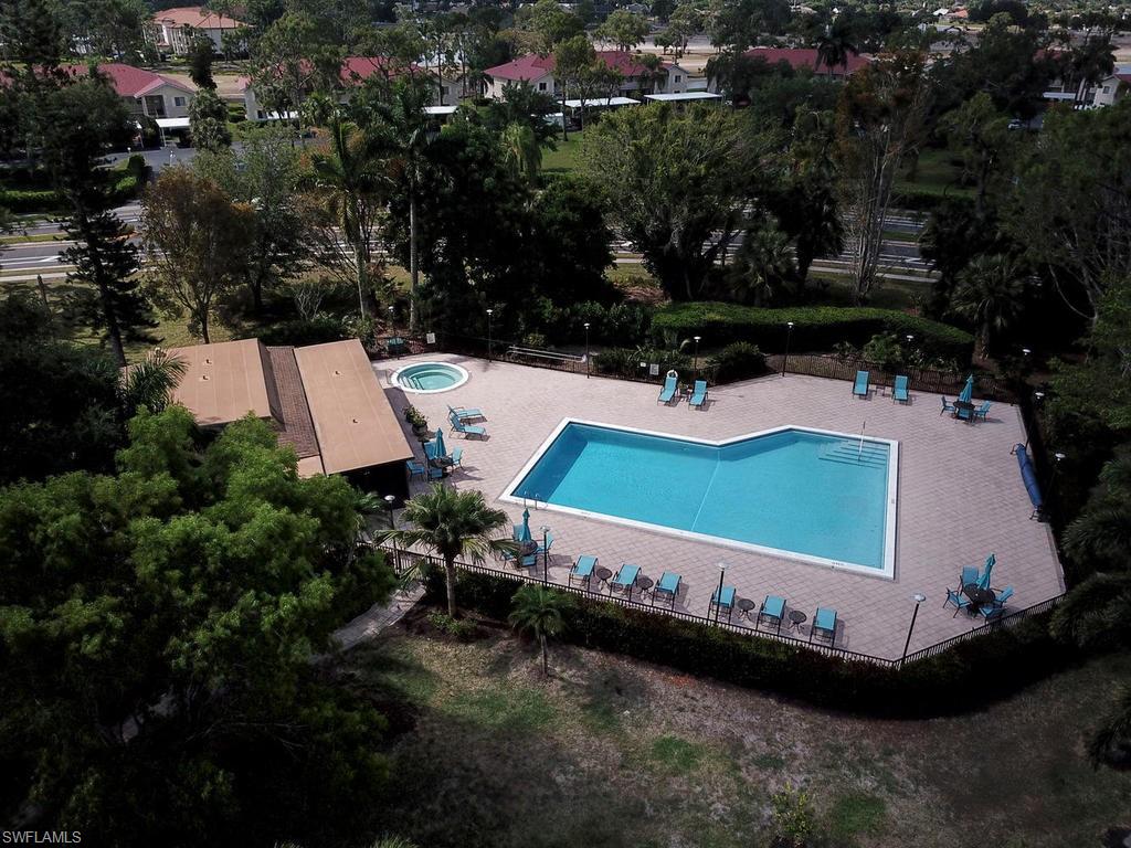 415 Augusta BLVD Unit: 212
