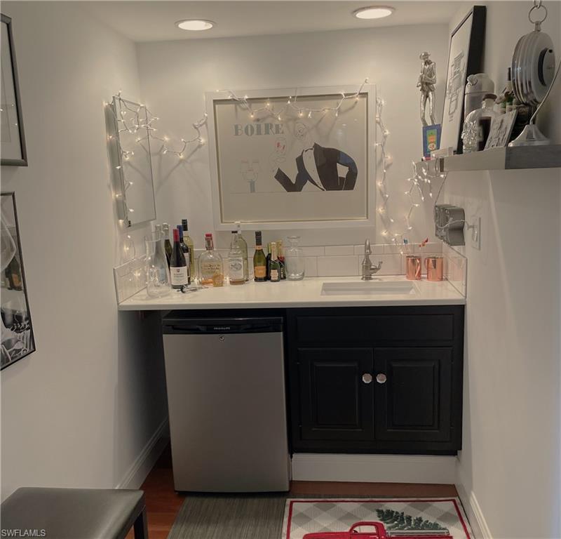 415 Augusta BLVD Unit: 212