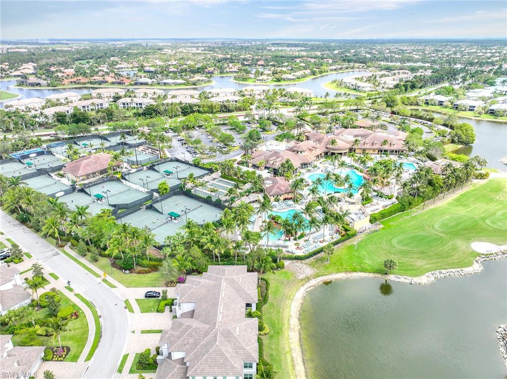 8046 Signature Club CIR Unit: 201