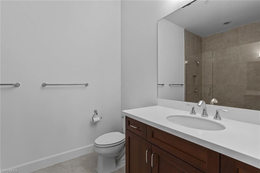 8046 Signature Club CIR Unit: 201