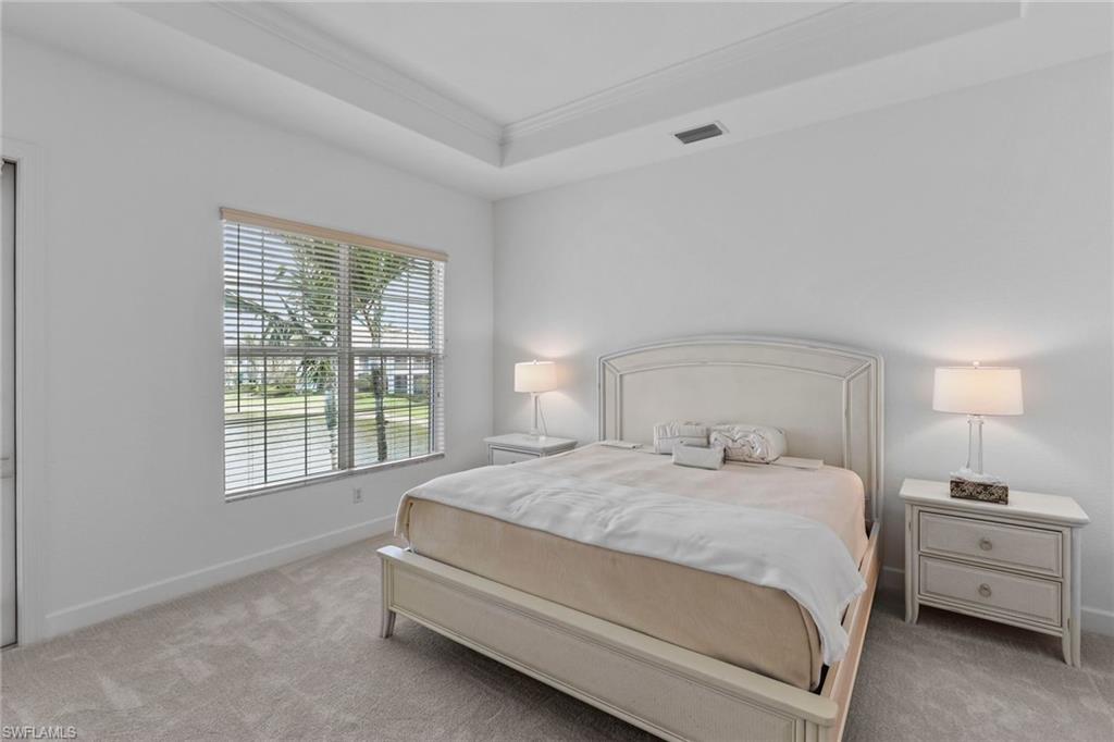 8046 Signature Club CIR Unit: 201