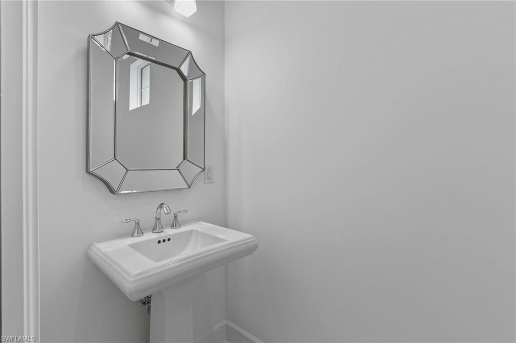 8046 Signature Club CIR Unit: 201