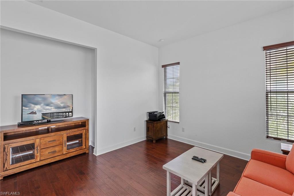 8046 Signature Club CIR Unit: 201