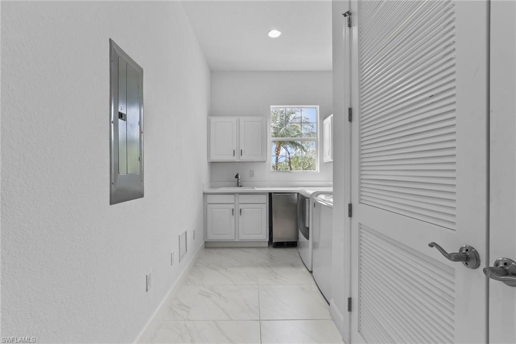 8046 Signature Club CIR Unit: 201