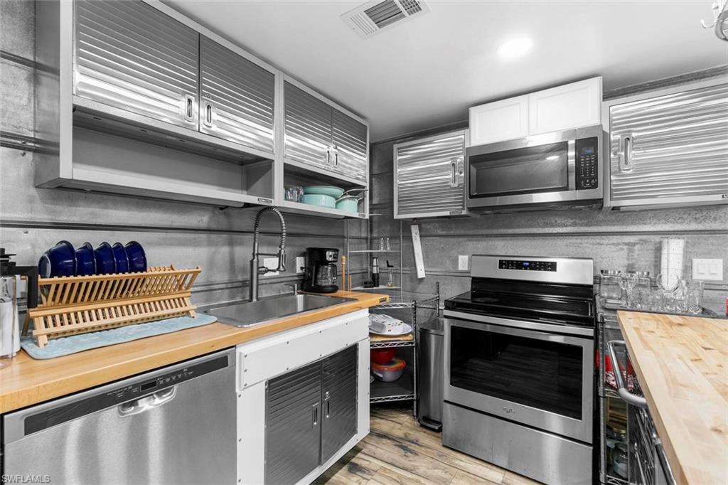 5216 Treetops DR Unit: I-B-1