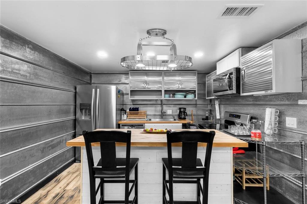 5216 Treetops DR Unit: I-B-1
