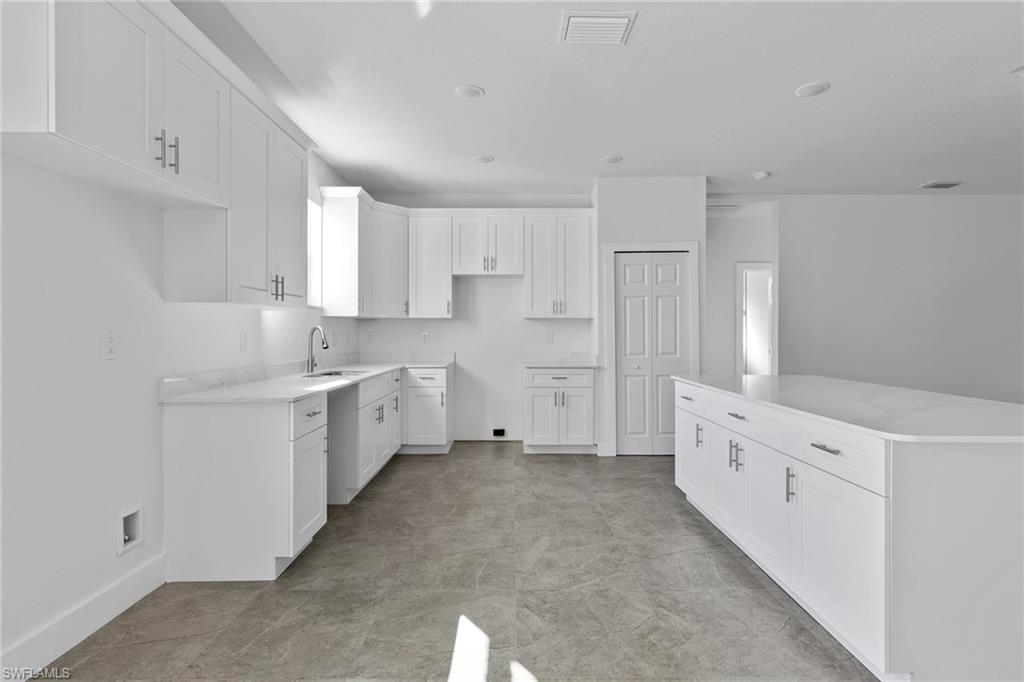 1618 NE 35th TER