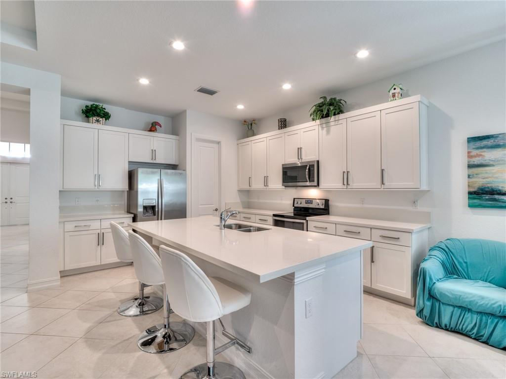 9281 Shadow Oak LN