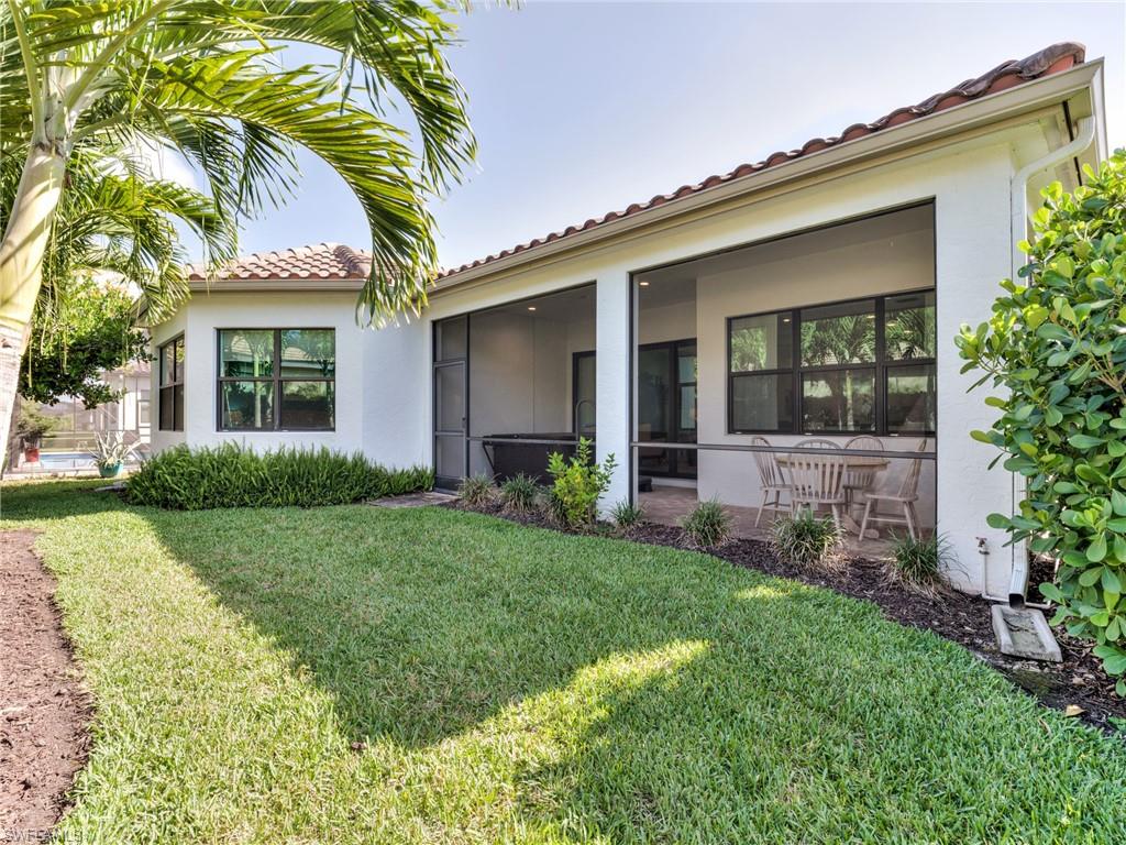 9281 Shadow Oak LN