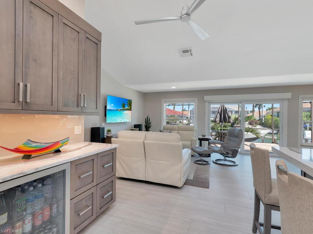 1180 Lamplighter CT