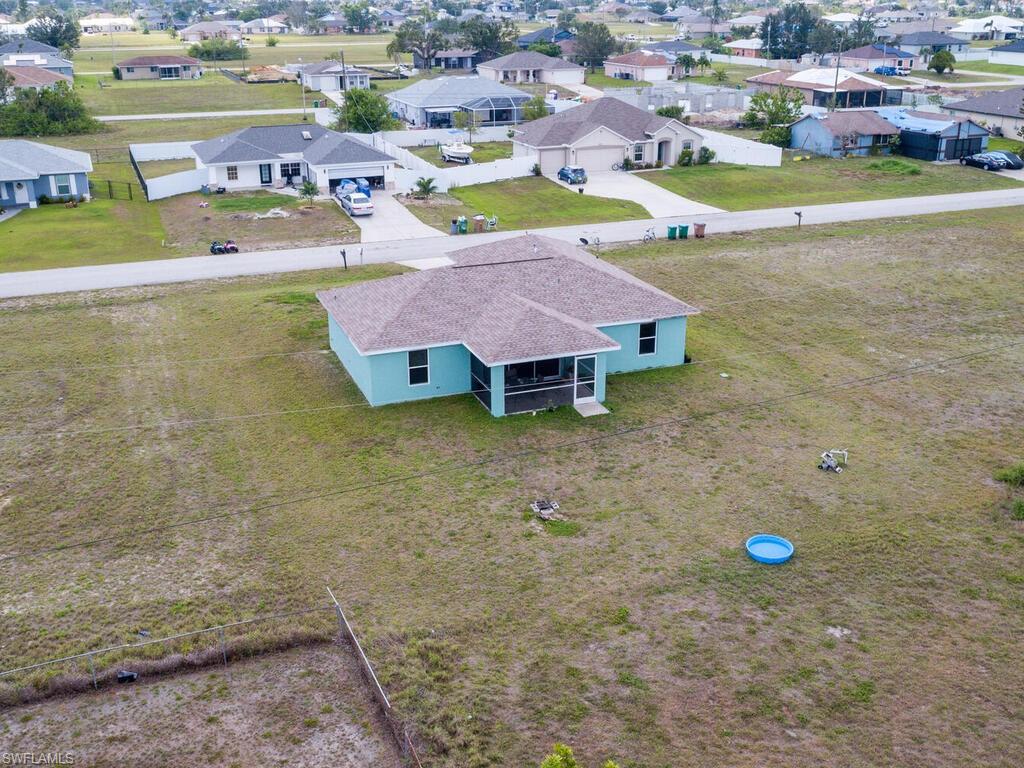 2204 NE 6th PL
