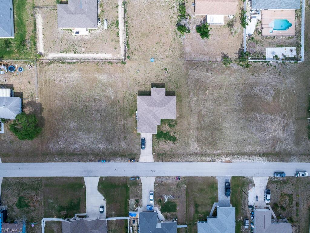 2204 NE 6th PL