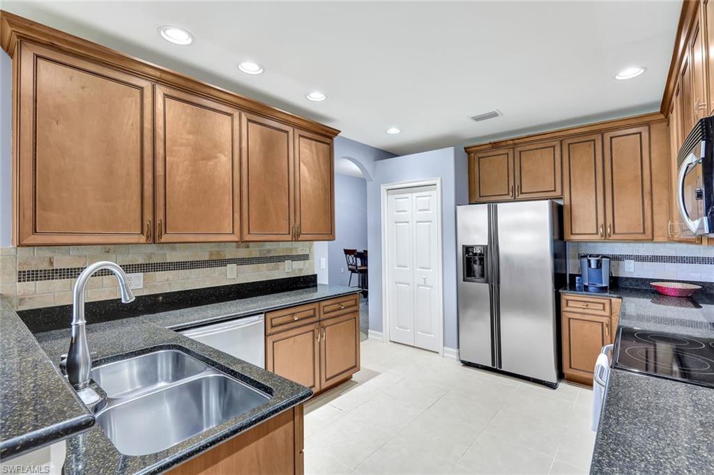9230 Triana TER Unit: 182