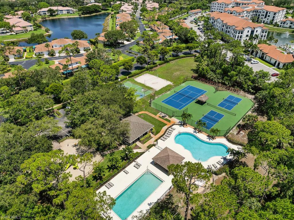 412 Dundee CT