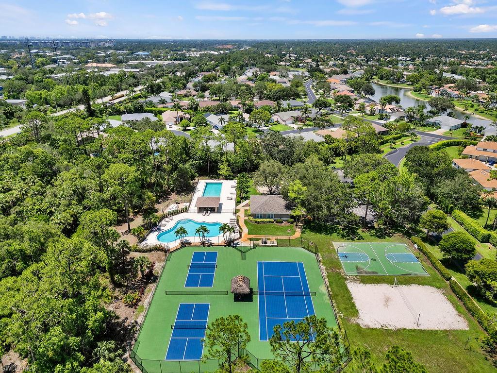 412 Dundee CT