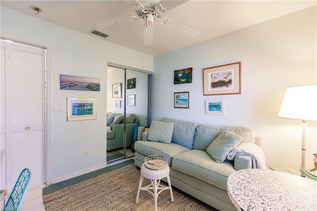 570 Windsor SQ Unit: 202
