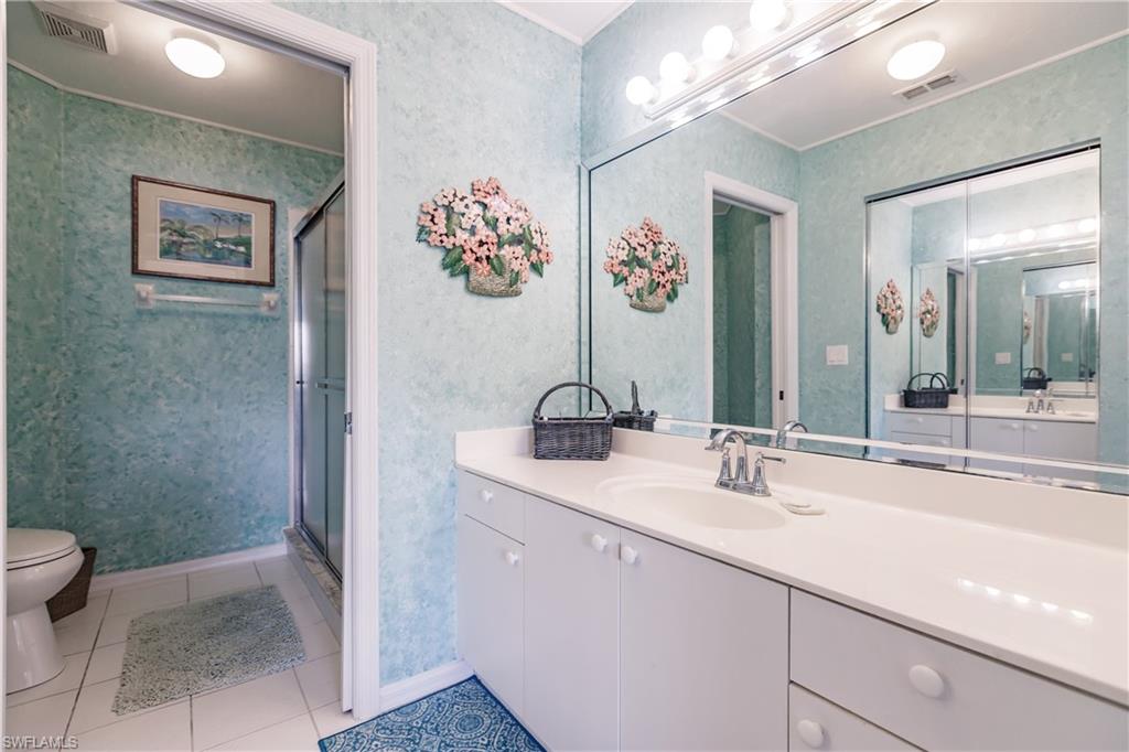 570 Windsor SQ Unit: 202
