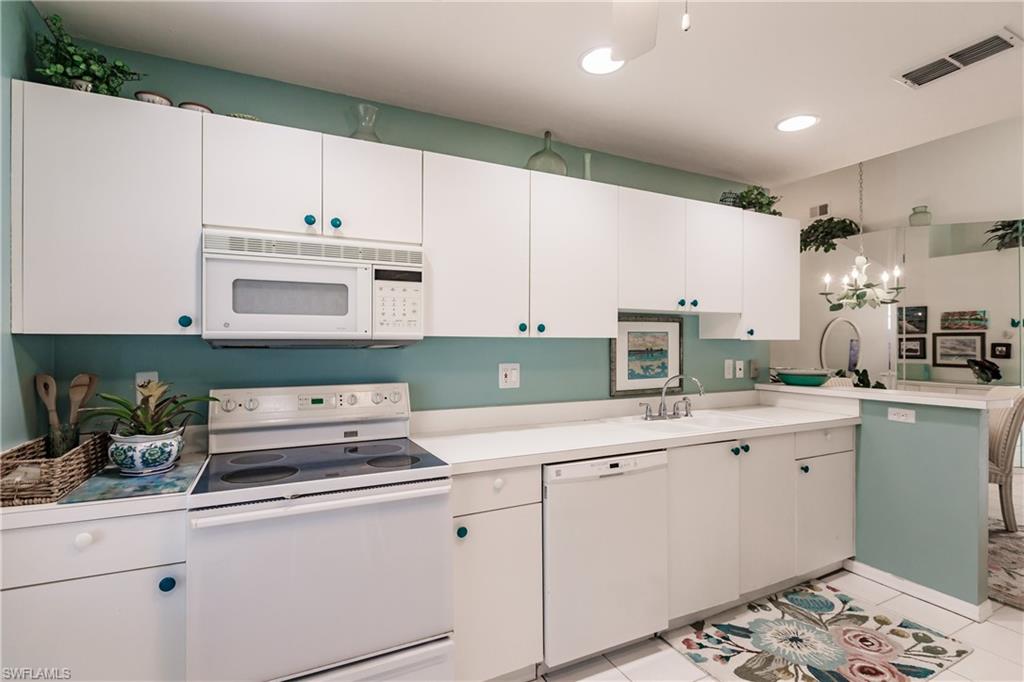 570 Windsor SQ Unit: 202