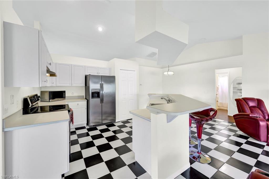 512 NE 2nd AVE