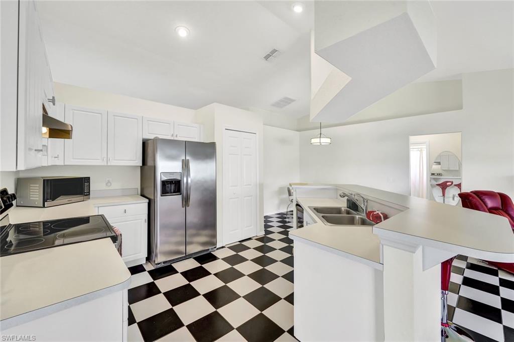 512 NE 2nd AVE