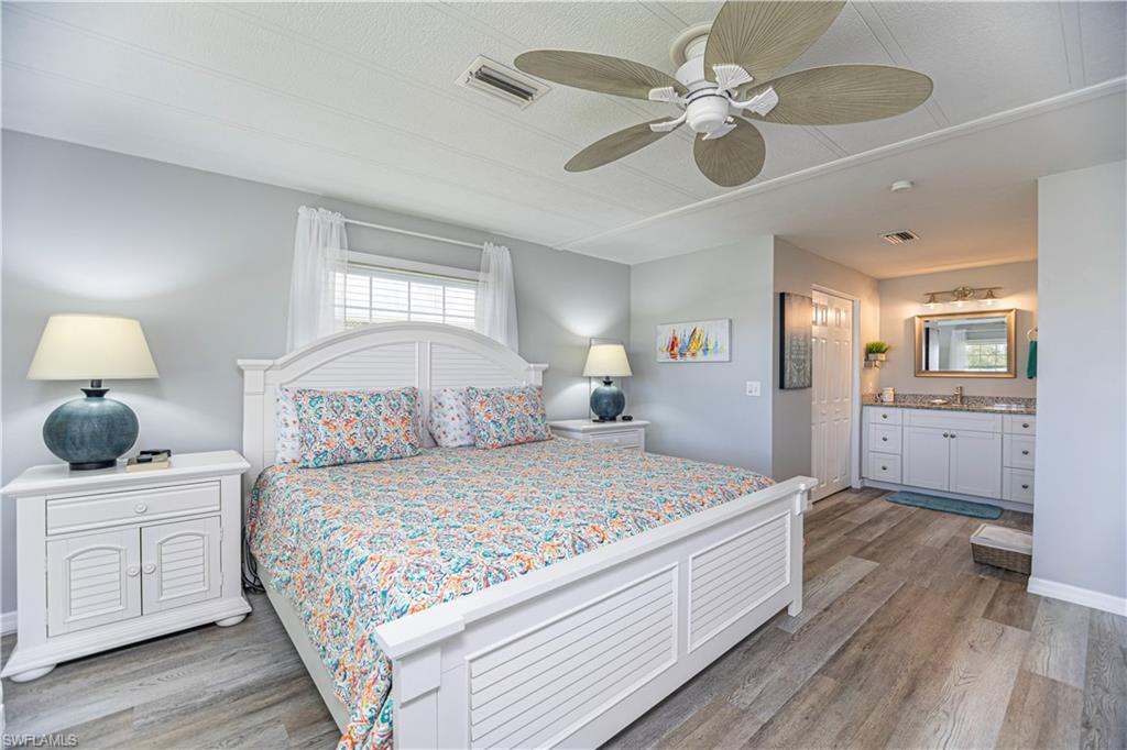 4 Chateau Way WAY
