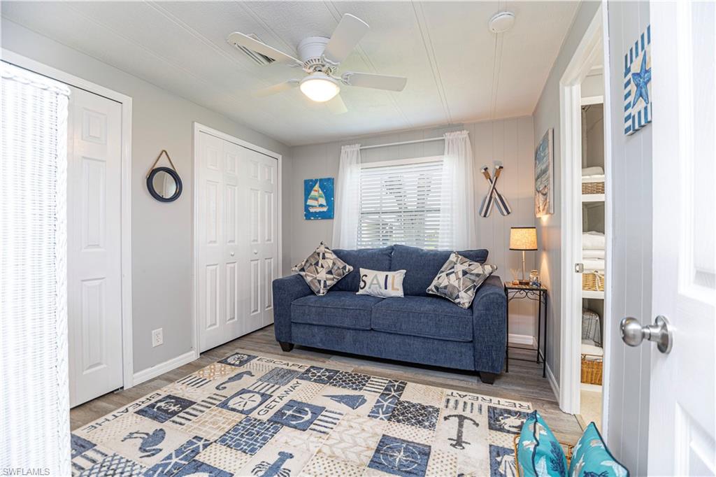 4 Chateau Way WAY