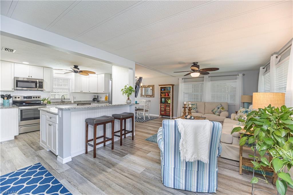 4 Chateau Way WAY