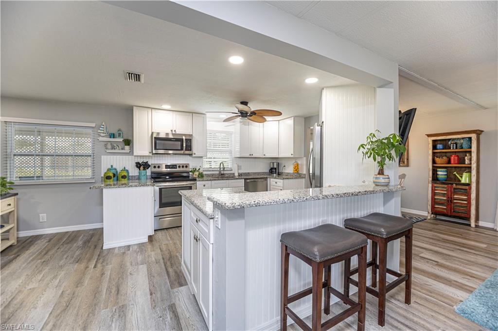 4 Chateau Way WAY