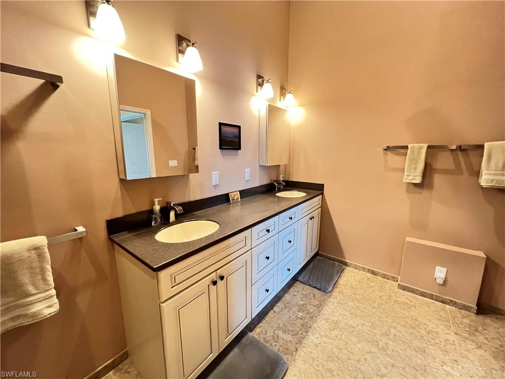 2819 Aintree LN Unit: D201