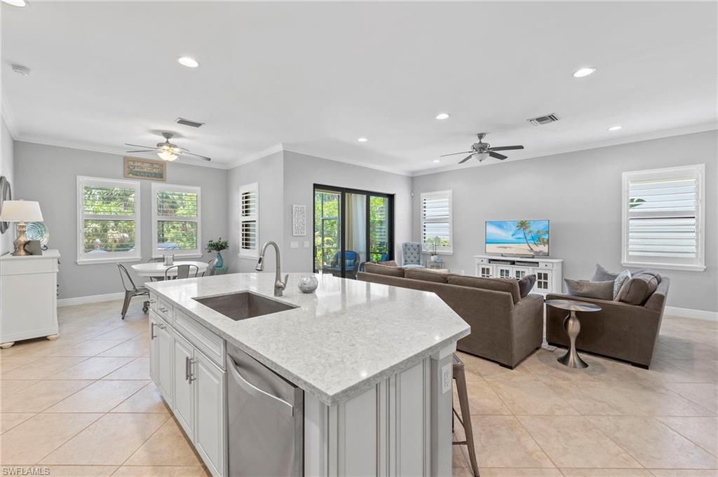 4411 Raffia Palm CIR