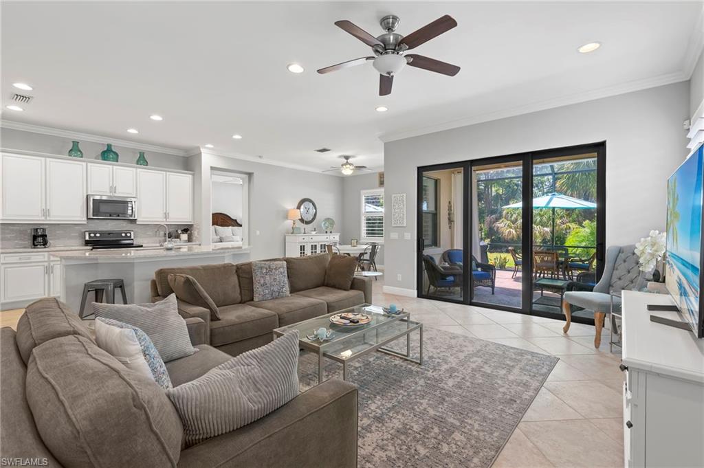 4411 Raffia Palm CIR