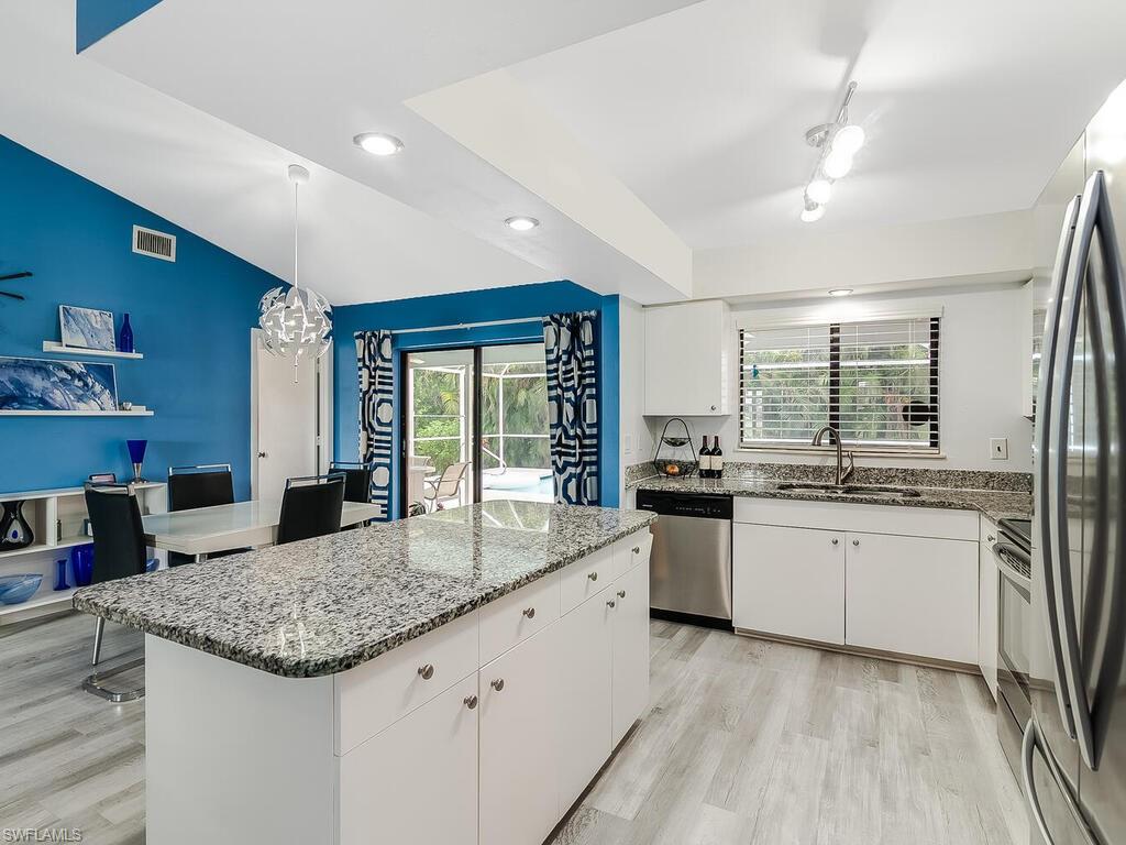 1306 Bayport AVE
