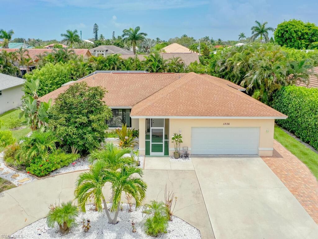 1306 Bayport AVE