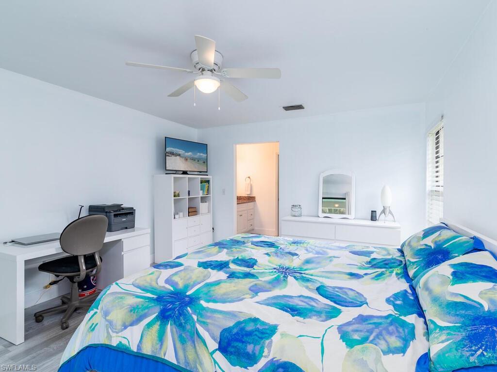 1306 Bayport AVE