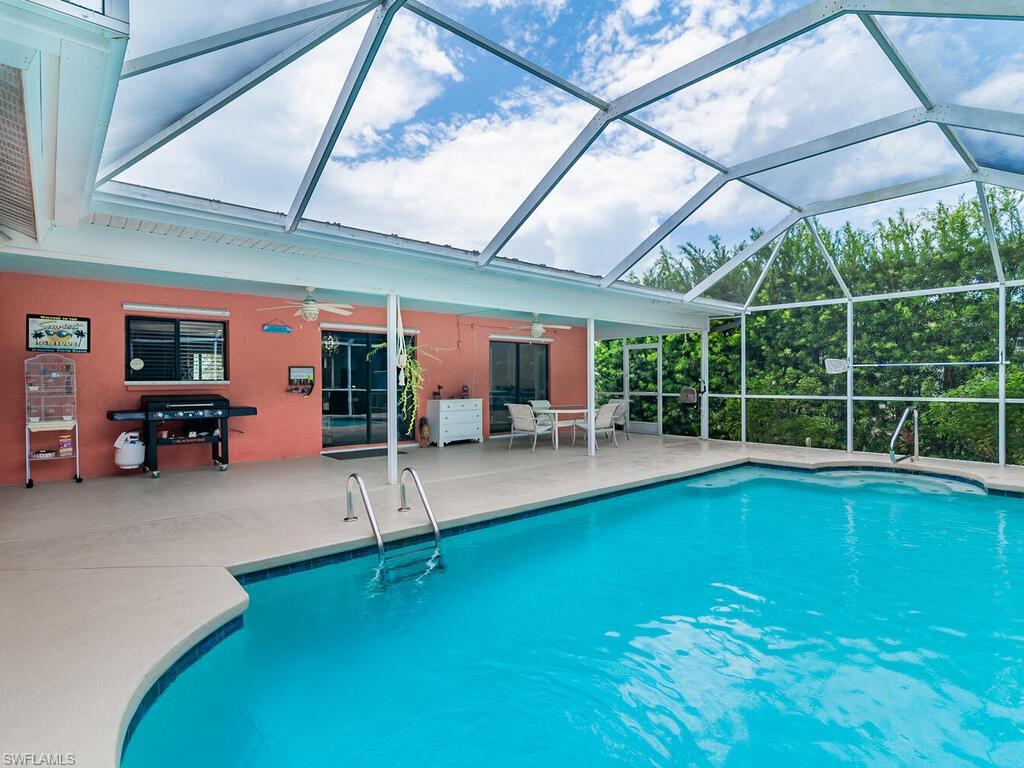 1306 Bayport AVE