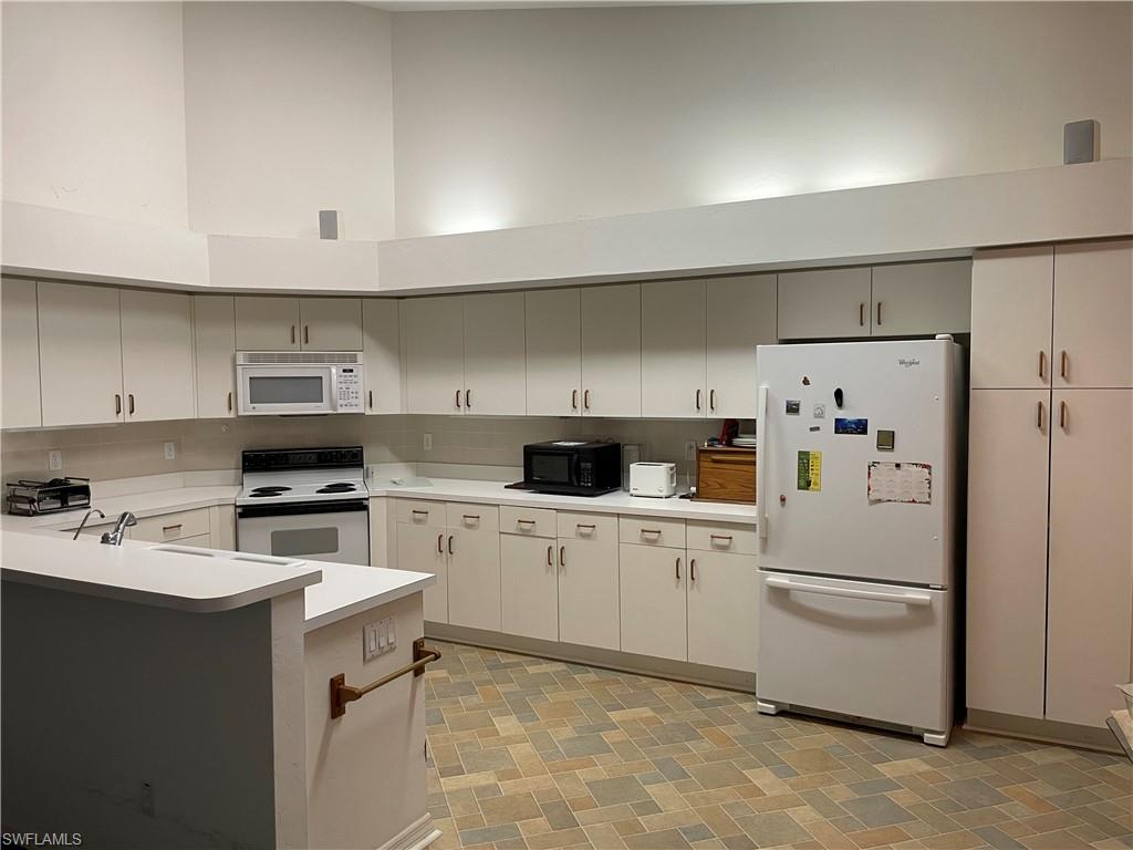2018 Crown Pointe BLVD E