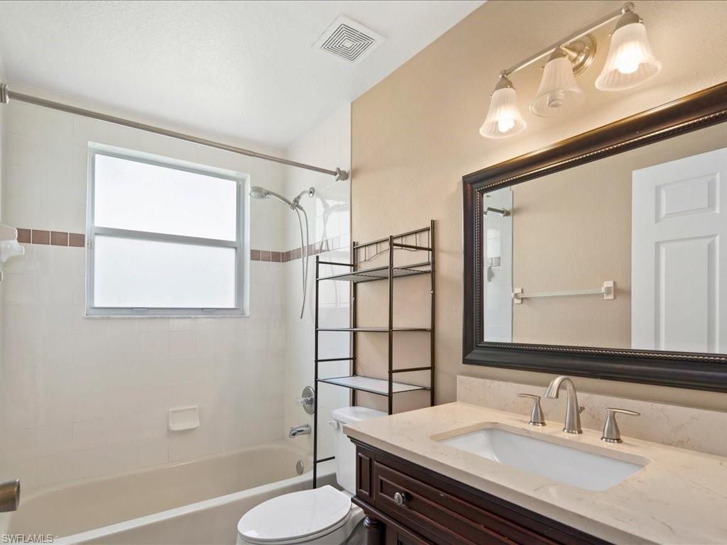 6645 Huntington Lakes CIR Unit: 104