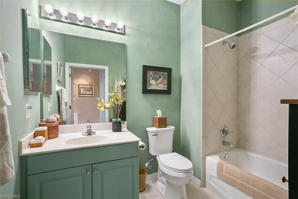 4883 Hampshire CT Unit: 206