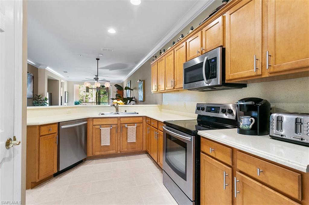4883 Hampshire CT Unit: 206
