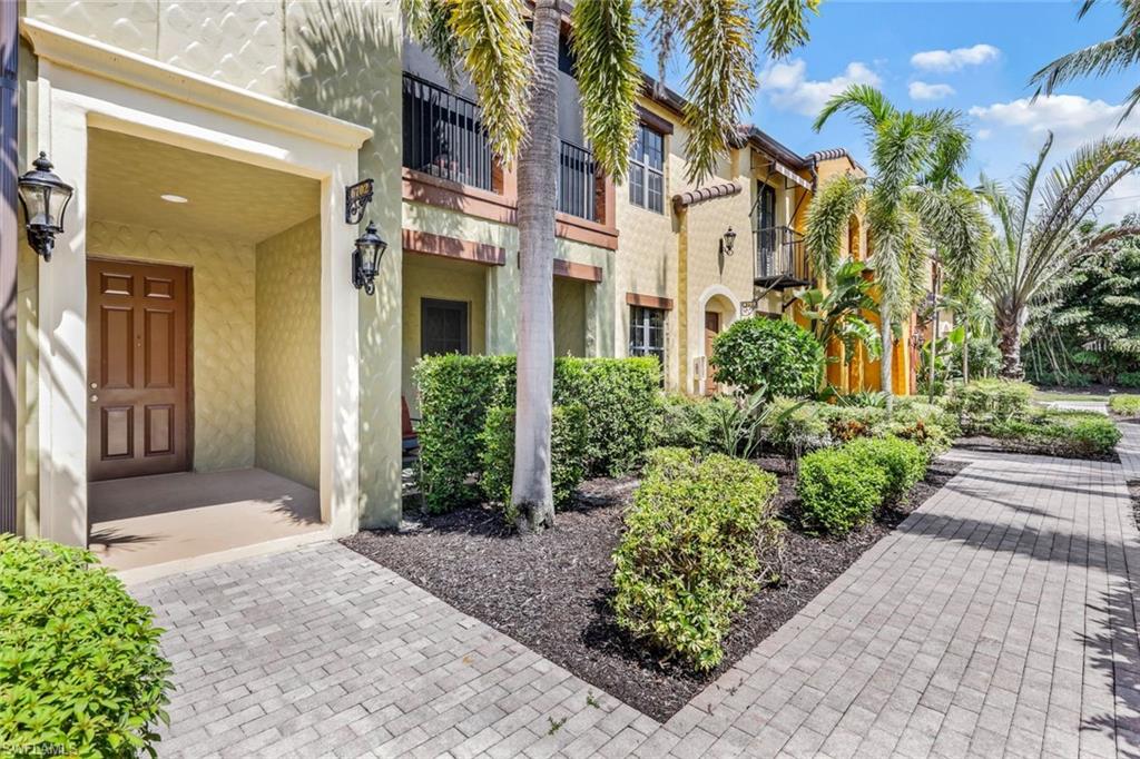 9082 Albion LN S Unit: 6702