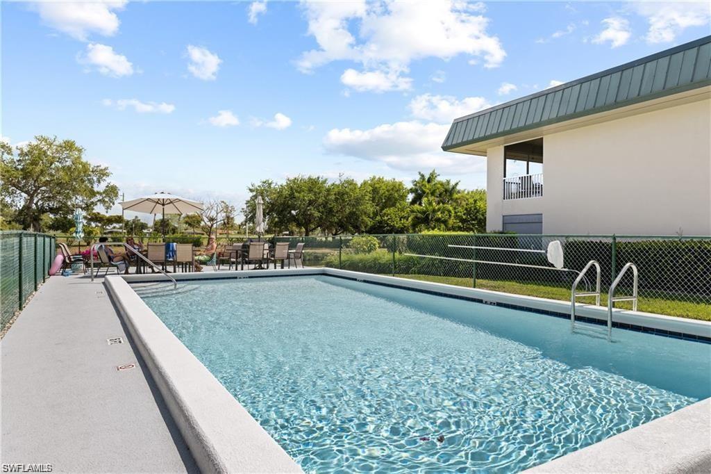 600 Valley Stream DR Unit: F8