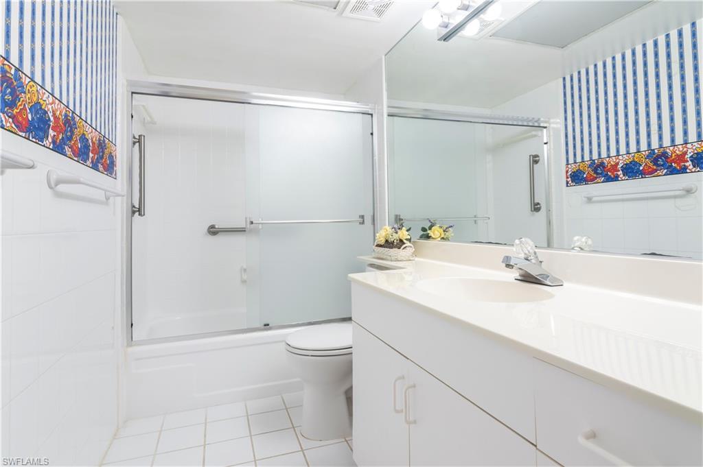 600 Valley Stream DR Unit: F8