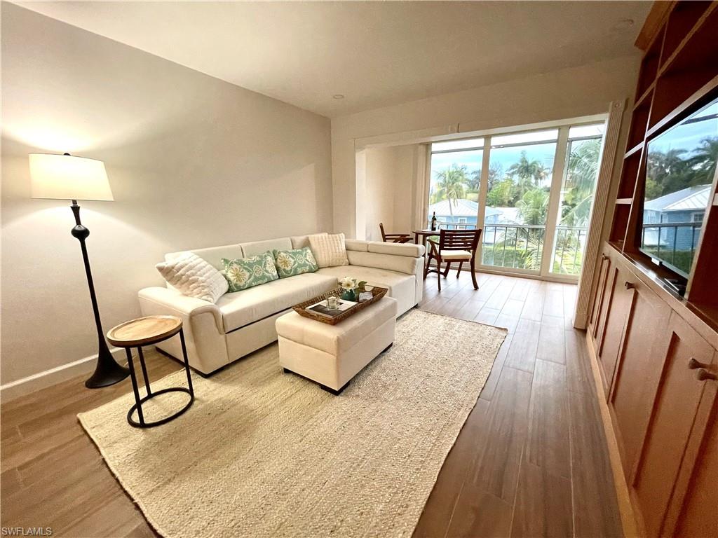 1051 3rd ST S Unit: 302