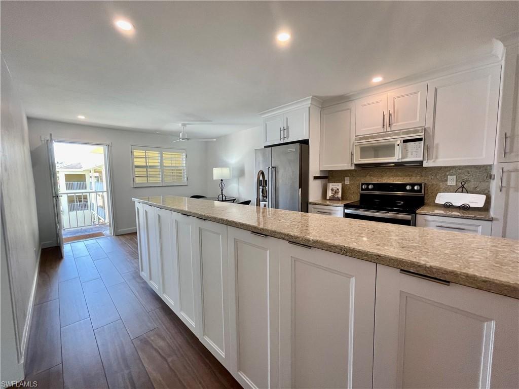1051 3rd ST S Unit: 302
