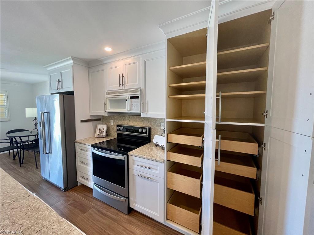 1051 3rd ST S Unit: 302