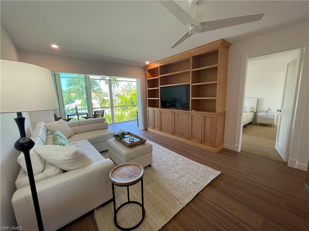 1051 3rd ST S Unit: 302
