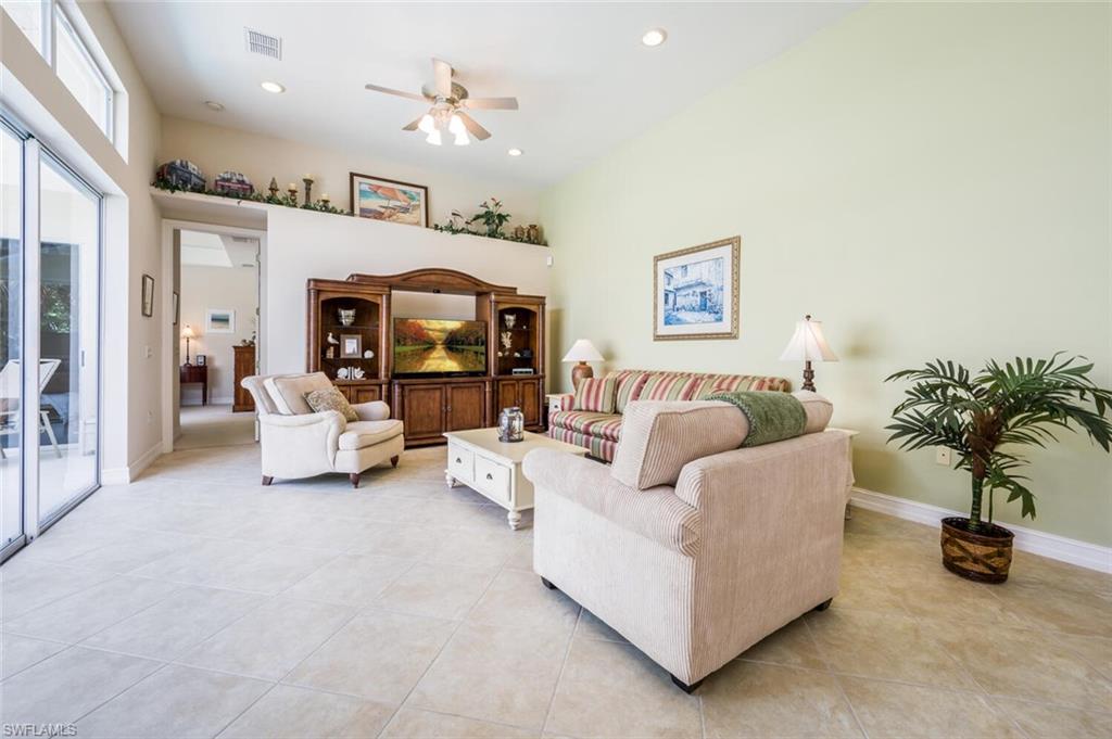 1818 Tarpon Bay DR S Unit: 93