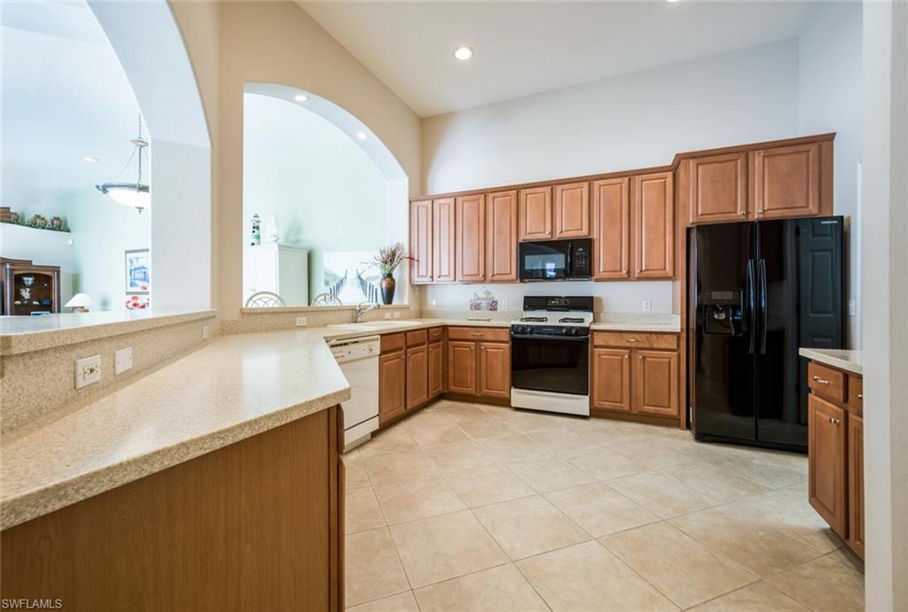 1818 Tarpon Bay DR S Unit: 93