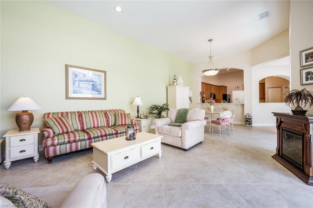 1818 Tarpon Bay DR S Unit: 93