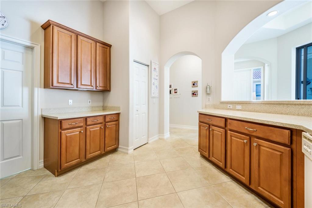 1818 Tarpon Bay DR S Unit: 93